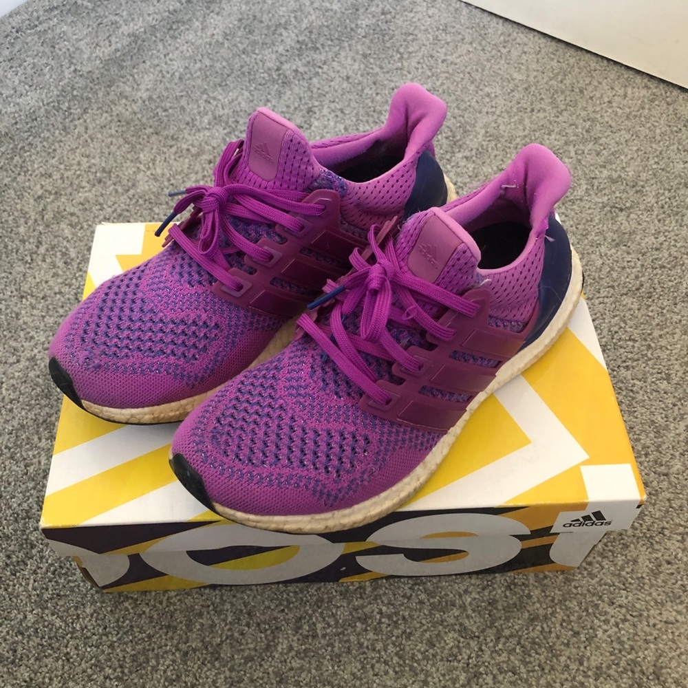 WOMEN’S ULTRA BOOST size 7.5